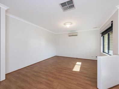 15 Sainte Maxime Avenue, Port Kennedy WA 6172