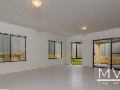 6b Sorbonne Turn, Aubin Grove WA 6164