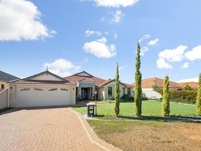 27 Kingsland Loop, Canning Vale WA 6155