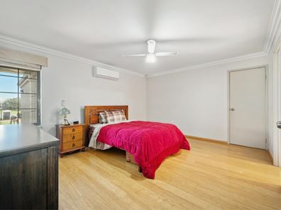 27 Kingsland Loop, Canning Vale WA 6155