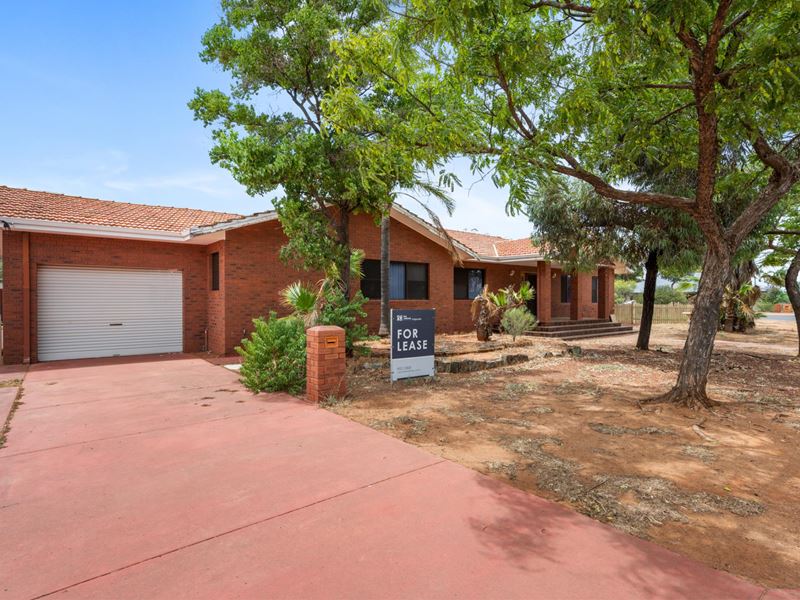 8 De Bernales Street, Hannans WA 6430