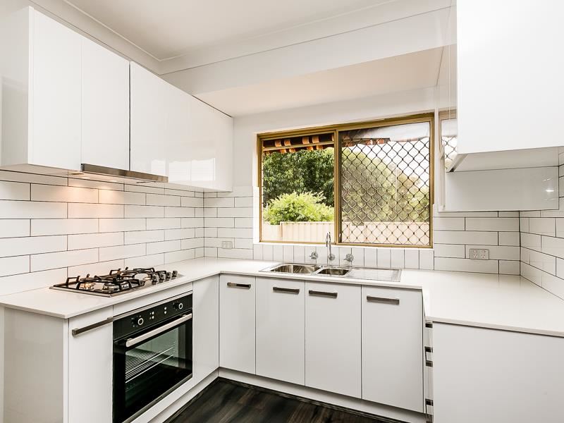 1/17 Alga Street, Scarborough WA 6019