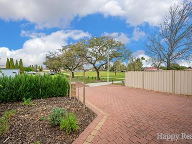 15 Teakwood Loop, Thornlie WA 6108