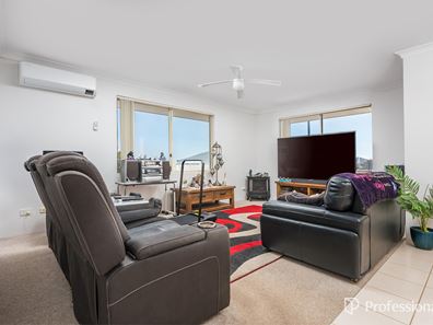 2A Half Moon Drive, Waggrakine WA 6530