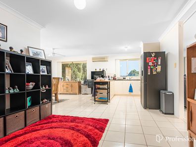 2A Half Moon Drive, Waggrakine WA 6530
