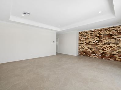 34 Nadilo Drive, Spearwood WA 6163