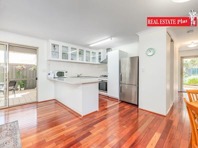 2/1 Wroxton Street, Midland WA 6056