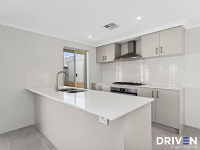 8 Enchanted Circuit, Baldivis WA 6171