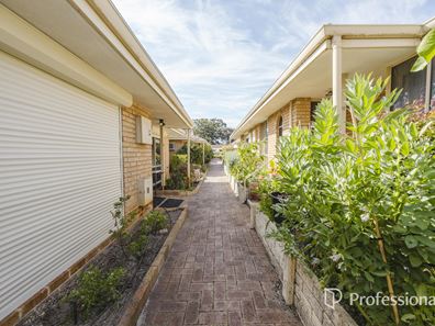 13/28 Marangaroo Drive, Marangaroo WA 6064