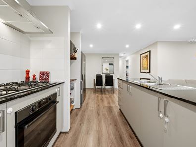 15 Starflower Grove, Beeliar WA 6164
