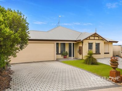 7 Newington Pass, Ellenbrook WA 6069