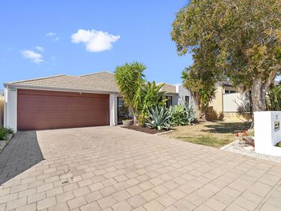 25 Broadstone Vista, Meadow Springs WA 6210