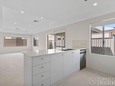 15 Tropical Crescent, Yanchep WA 6035