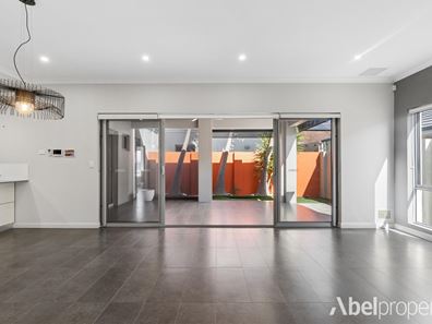 5A Kelby Close, Morley WA 6062