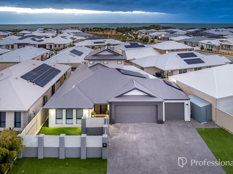 11 Manatee Way, Eglinton
