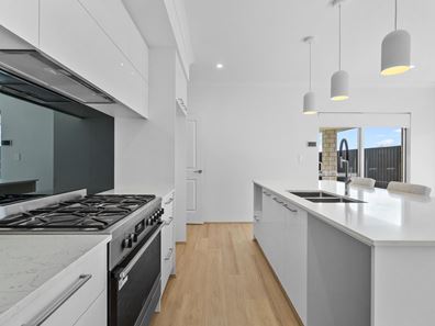 25 Deauville Approach, Madora Bay WA 6210