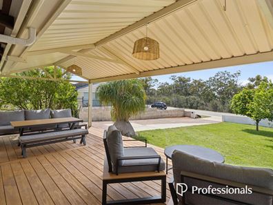 31 Snowball Road, Kalamunda WA 6076