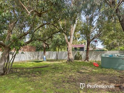 31 Snowball Road, Kalamunda WA 6076
