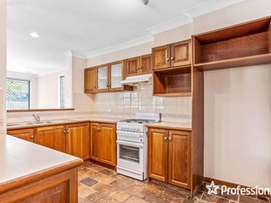 8 Newton Court, Armadale WA 6112