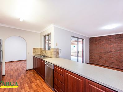 5 Bruce Court, Leeming WA 6149