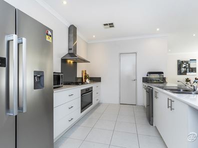 57 Coogee Road,, Lake Coogee WA 6166