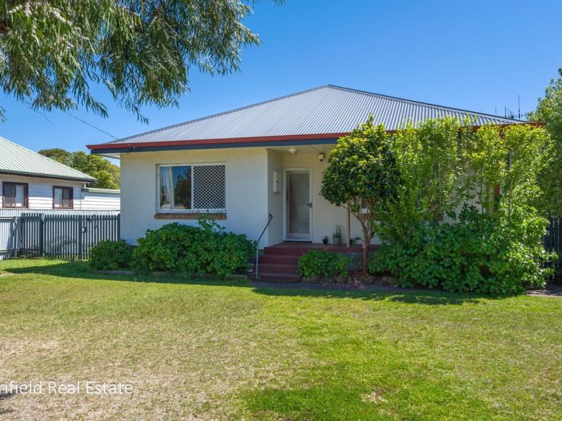 26 Katoomba Street, Orana WA 6330