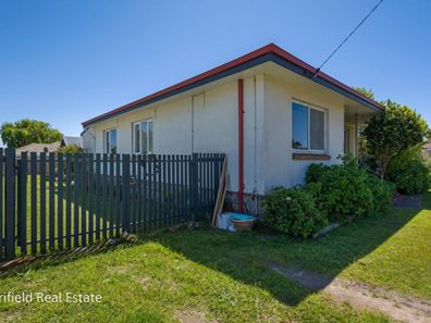 26 Katoomba Street, Orana WA 6330