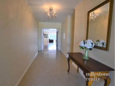 8 Kerries Link, The Vines WA 6069