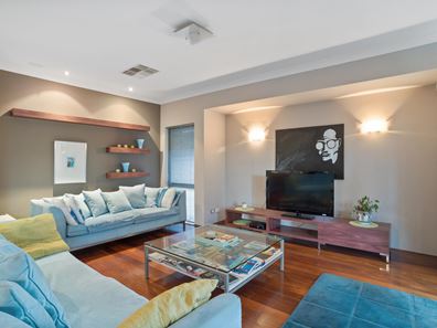 92 Dumbarton Road, Canning Vale WA 6155
