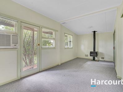 11 Wyeree Road, Mandurah WA 6210