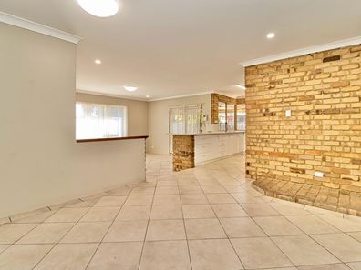 5 Mariano Court, Rockingham WA 6168