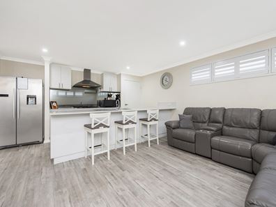 8 Sunnyside Way, Aveley WA 6069