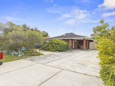 24 Macedon Place, Craigie WA 6025
