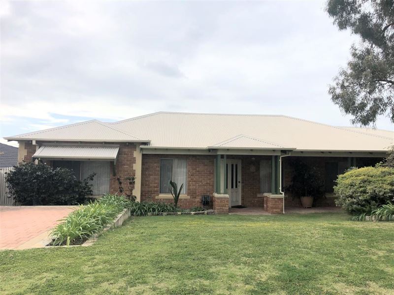 13 Blakers Ridge, Winthrop