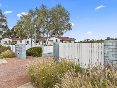 8/26 SALCOTT ROAD, Girrawheen WA 6064