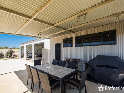 56 Dolbys Drive, Waggrakine WA 6530