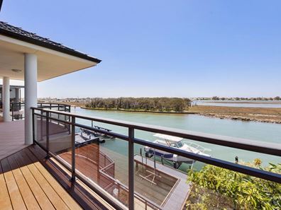 12 Nyari Court, Halls Head WA 6210