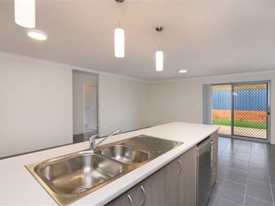 40 Primrose Loop, Byford WA 6122