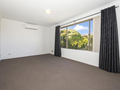 11 Loftia View, Clarkson WA 6030