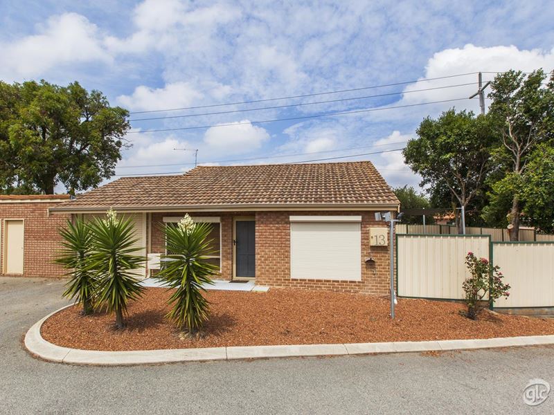 13/15 Mason Court, South Lake