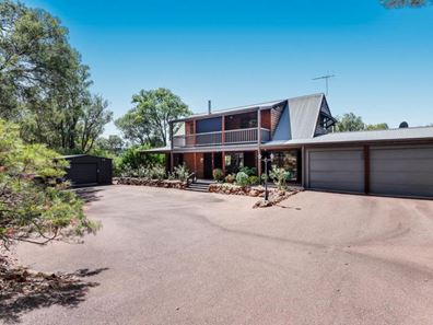 34 Norman Road, Roleystone WA 6111