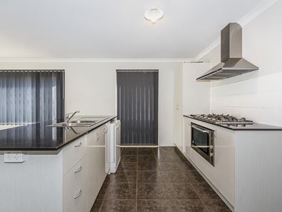 9 Cooralya Avenue, Golden Bay WA 6174