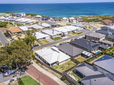 55 Torwood Edge, Halls Head WA 6210