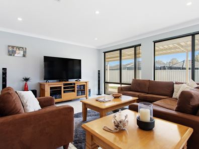 21 Merida Loop, Port Kennedy WA 6172
