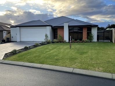 29 Myanore Way, Millbridge WA 6232