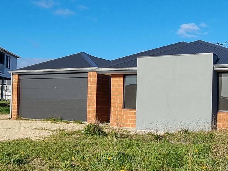 49 Lucraft Loop, Ledge Point