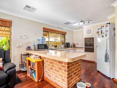 133 Brown Crescent, Seville Grove WA 6112