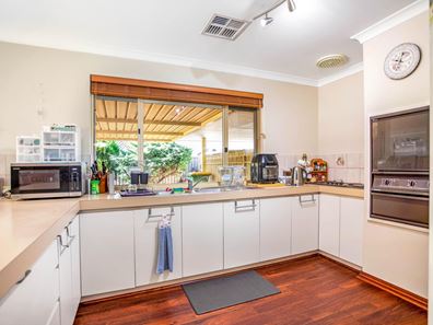 133 Brown Crescent, Seville Grove WA 6112