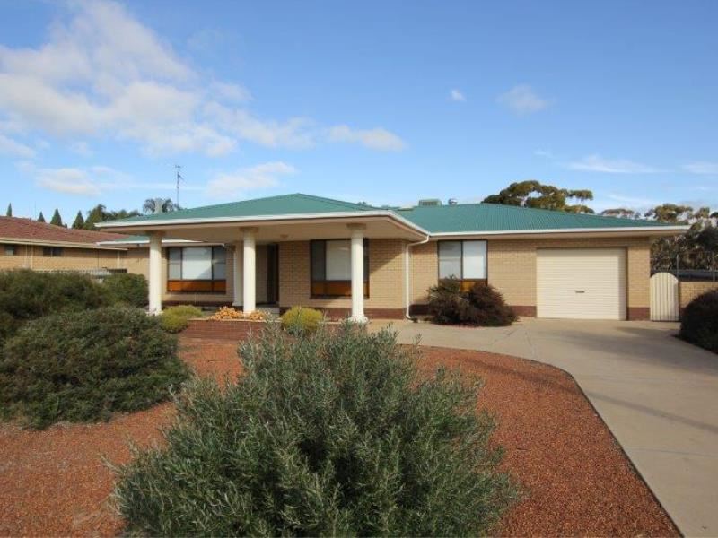 17 Dobson Avenue, Merredin