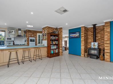 137 Pinetree Gully Road, Willetton WA 6155